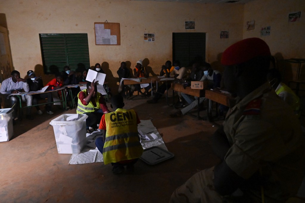Amadou Taïrou, cultivateur, était plus sceptique : «Dire que ces élections sont saines, je ne donne pas cette garantie. On peut voter plusieurs fois».(AFP)
