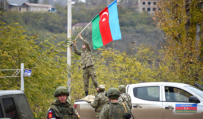 L'Azerbaïdjan hisse son drapeau à Latchin, troisième district rétrocédé par l'Arménie