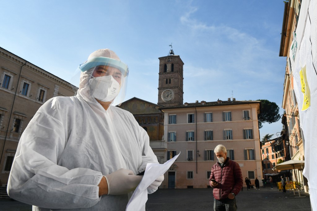 Covid: «Jour sombre» en Italie avec 993 morts en 24h, un record
