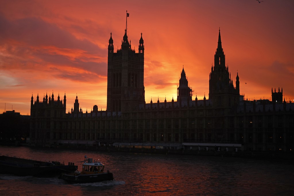 Des députés britanniques inquiets de la «disparition» de 50 milliards de livres de billets