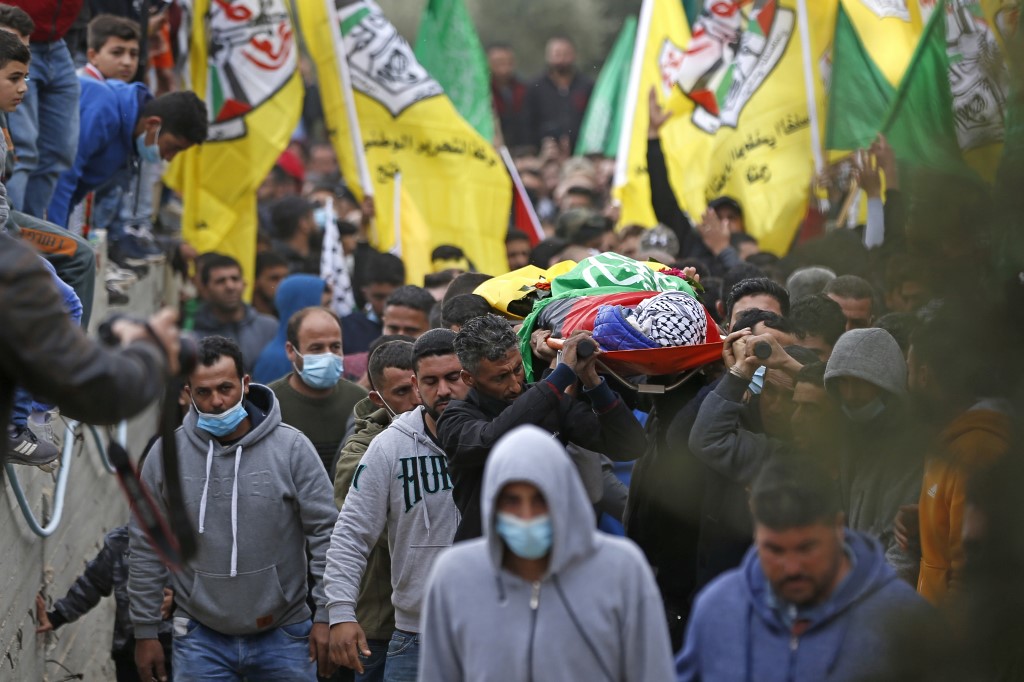 Funérailles d'un adolescent palestinien tué lors de heurts avec l'armée israélienne