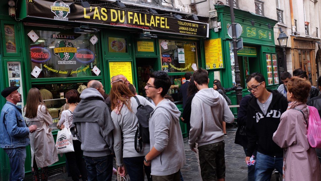 La rue des Rosiers à Paris. (AFP)