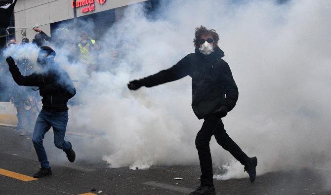Plus de 90 rassemblements sont organisés en France pour protester notamment contre la loi sur la sécurité globale, accusée par ses détracteurs de porter atteinte «à la liberté de la presse, à la liberté d'expression et à la liberté de manifester». (AFP)