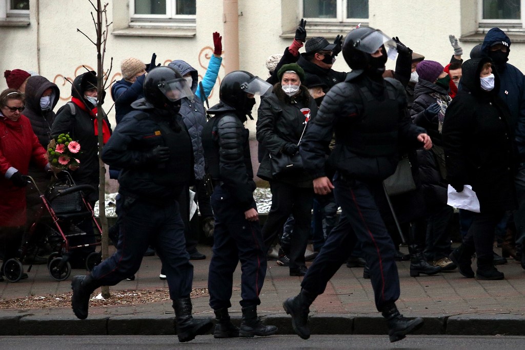 Bélarus: l'opposition poursuit ses manifestations décentralisées
