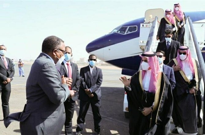 Le prince saoudien Faisal ben Farhan arrive à Khartoum en visite officielle
