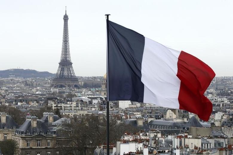 La France tente un équilibre délicat entre peur et liberté
