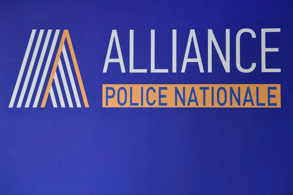 Bras de fer entre Macron et syndicats de policiers, un «chantage inédit»