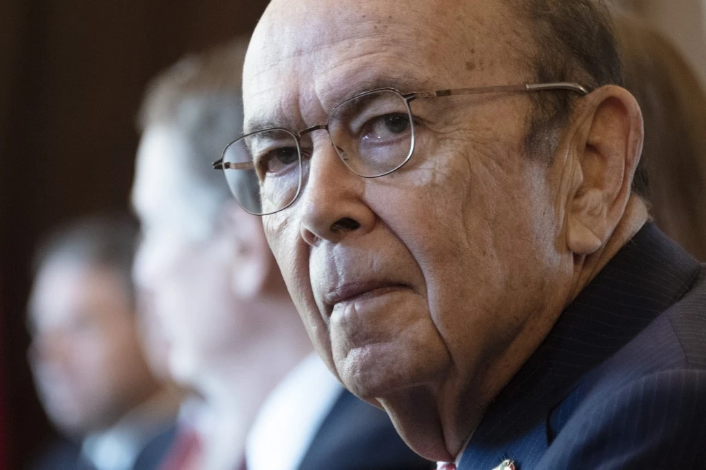 Cette photo a été prise le 30 janvier 2019, montrant le secrétaire américain au Commerce Wilbur Ross s'entretenant avec la délégation chinoise lors de négociations commerciales entre les États-Unis et la Chine à Washington, DC. Le 18 décembre 2020. (AFP)