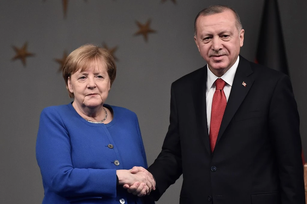 Erdogan fait part à Merkel de son désir d'ouvrir une «nouvelle page» avec l'Europe