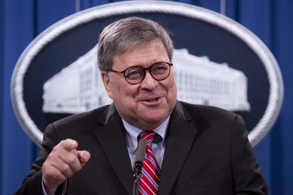 Cyberattaque: Barr pointe la Russie du doigt et contredit Trump