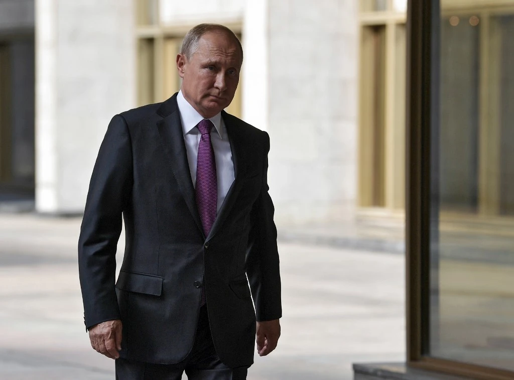 Poutine signe une loi donnant une immunité à vie aux anciens présidents