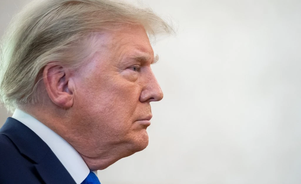 Trump défie le Congrès et oppose son veto au budget de la défense
