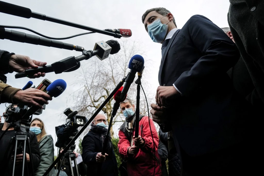 Pour Noël, Darmanin demande de renforcer la sécurité des lieux de culte
