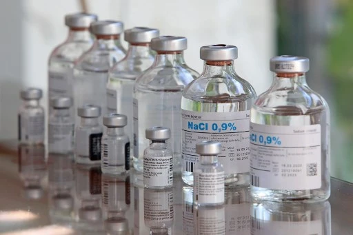 BioNTech et Pfizer livreront 300 millions de doses de vaccin à l'UE