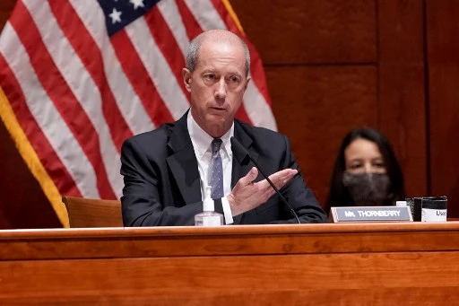 Le Congrès américain veut approuver le budget militaire malgré les menaces de veto de Trump