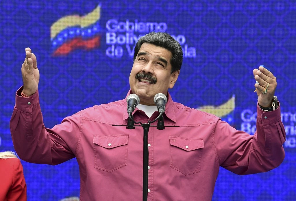 Venezuela: Maduro reprend le parlement, Guaido lance sa consultation