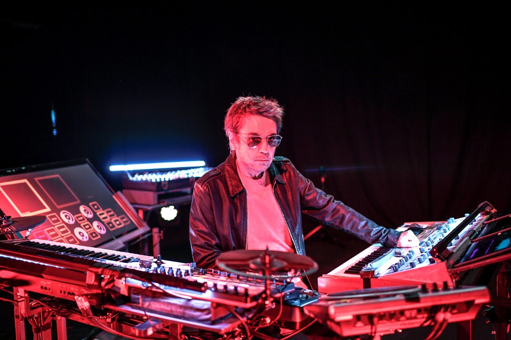 Jean-Michel Jarre dans Notre-Dame en images de synthèse
