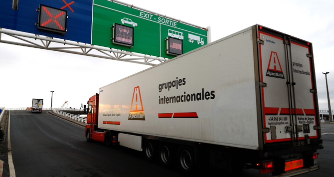 À Douvres et à Calais, trafic fluide et sans accroc au premier jour du Brexit