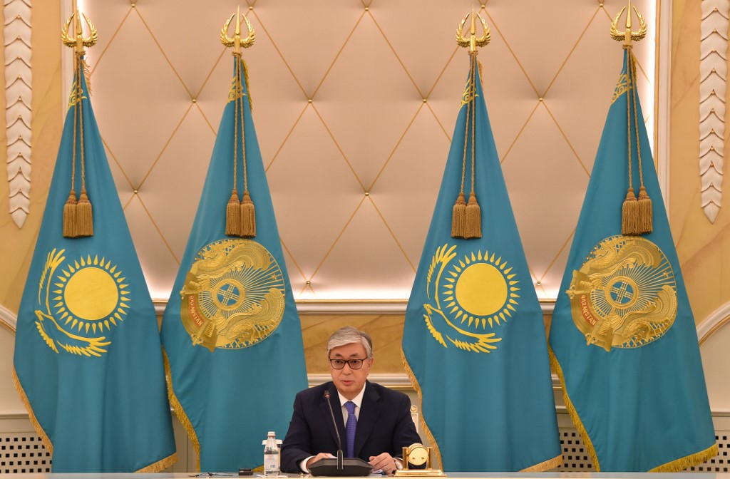 Le président élu kazakh Kassym-Jomart Tokayev s'adresse aux médias lors d'une conférence de presse au palais présidentiel d'Ak Orda à Nur-Sultan le 10 juin 2019. (AFP)