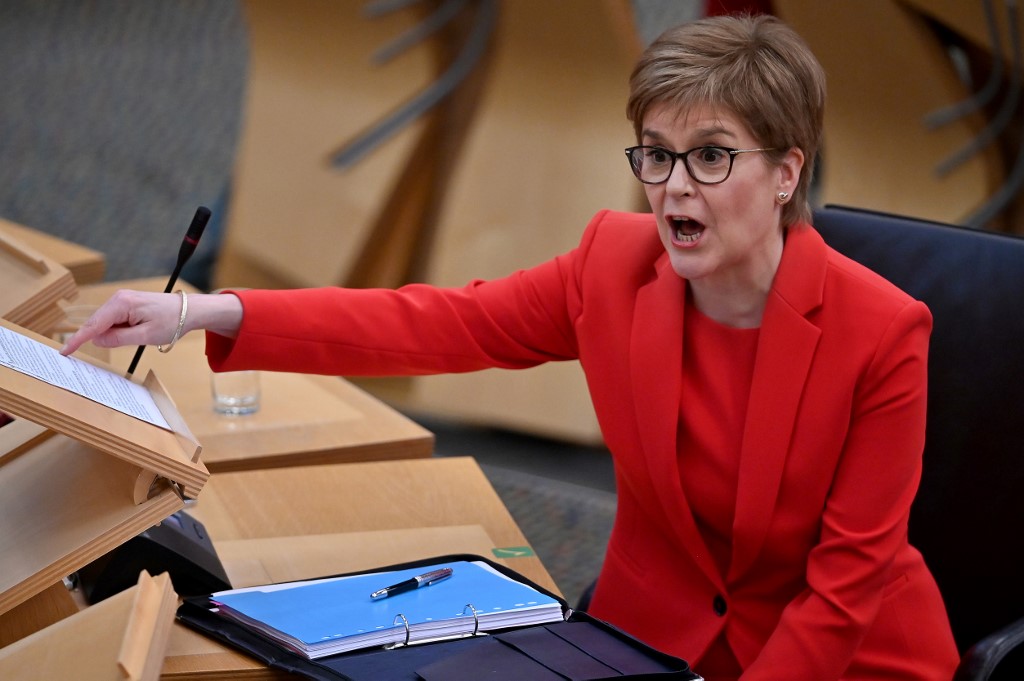 La Première ministre écossaise Nicola Sturgeon s'exprime lors du débat au Parlement écossais sur l'accord de commerce et de coopération entre le Royaume-Uni et l'UE le 30 décembre 2020 à Édimbourg, en Écosse. (AFP)
