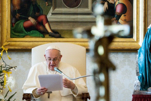 Foot: le pape François rend hommage au «poète» Maradona