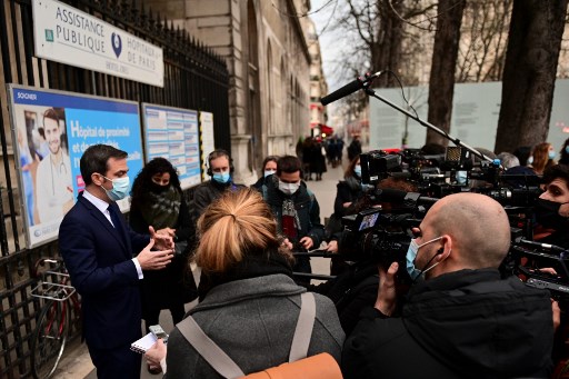 Covid-19: une «dizaine de cas» du variant britannique en France