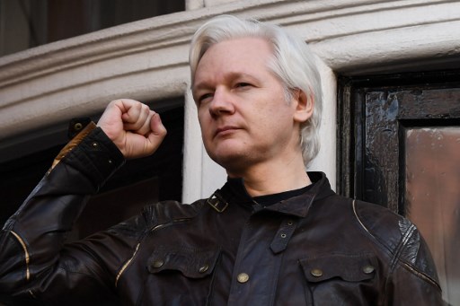 Son extradition refusée, Julian Assange demande la liberté