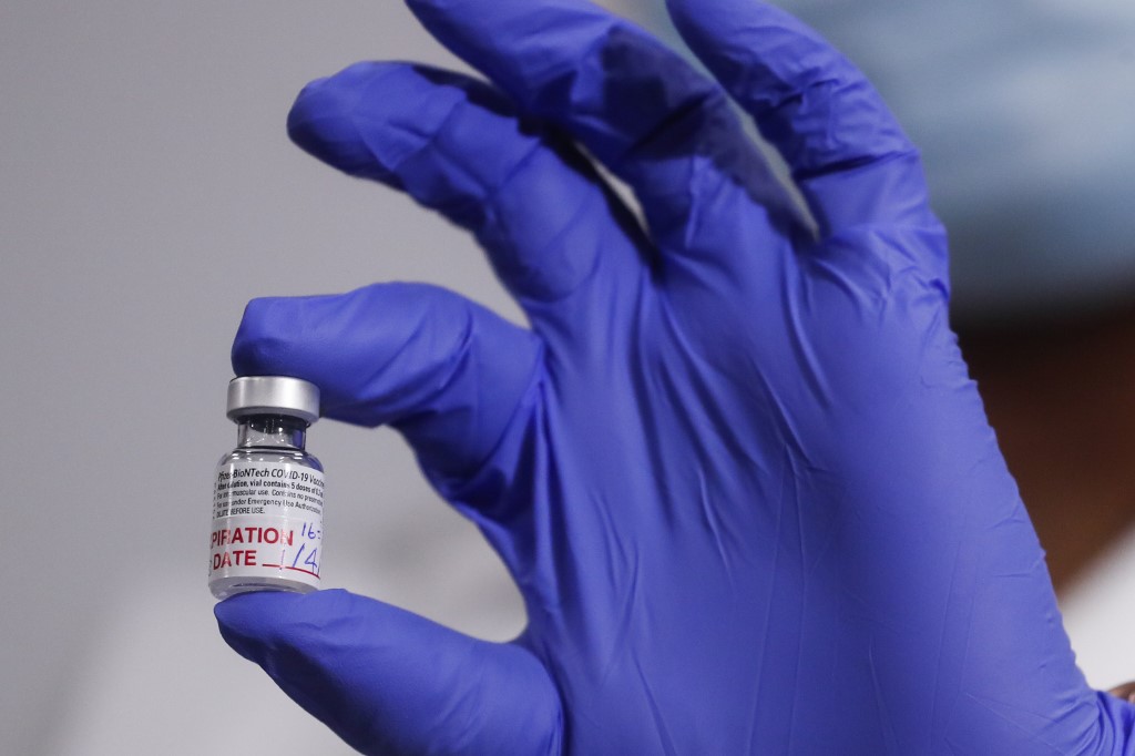 La vaccination contre la Covid-19 ne garantit pas l’immunité collective en 2021, avertit l'OMS
