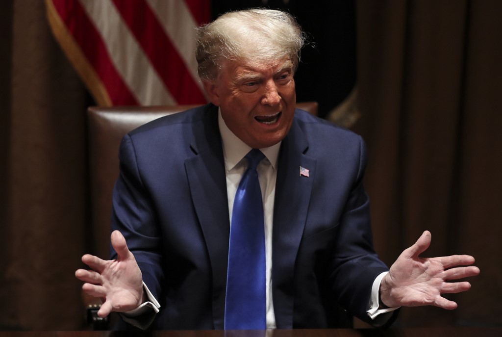 Facebook annonce maintenir la suspension du compte de Donald Trump