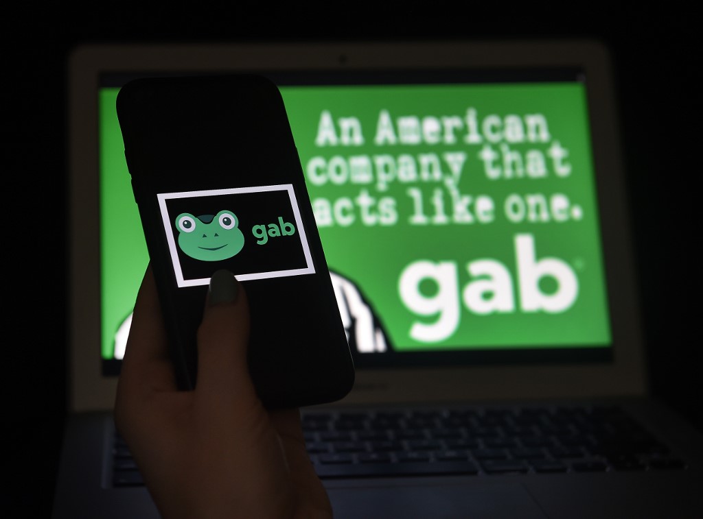 Ménage sur Twitter, Parler déconnecté, le réseau social Gab explose
