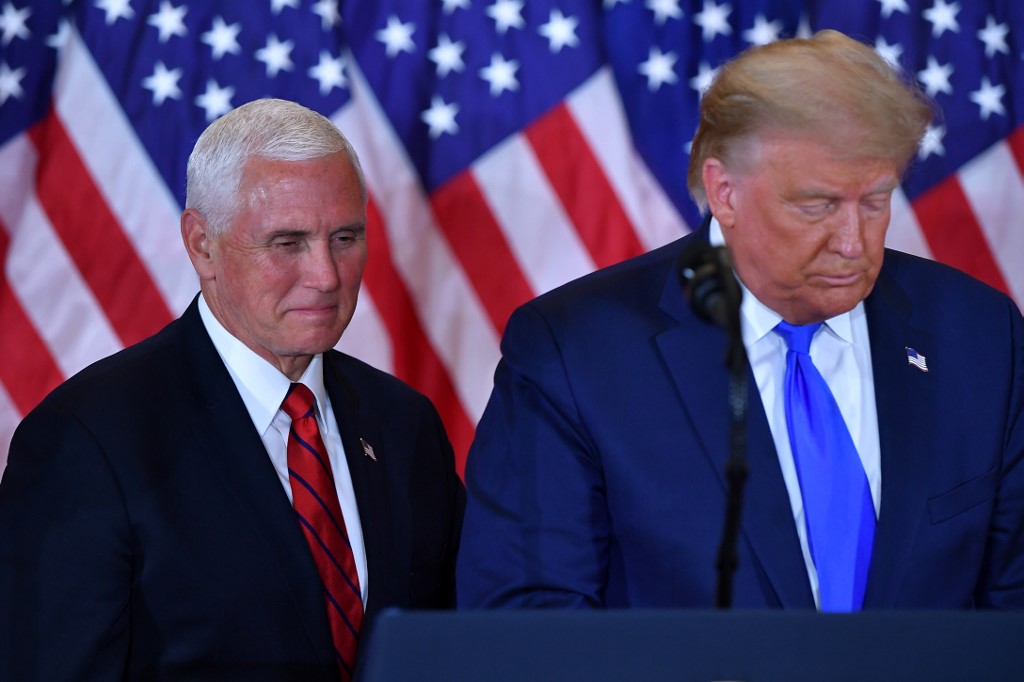 Donald Trump et Mike Pence font front commun face aux démocrates