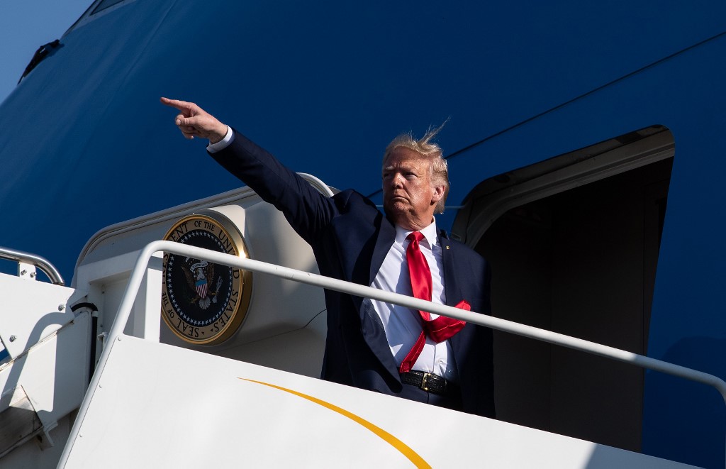 Le monde des affaires coupe les ponts avec Trump et ses partisans