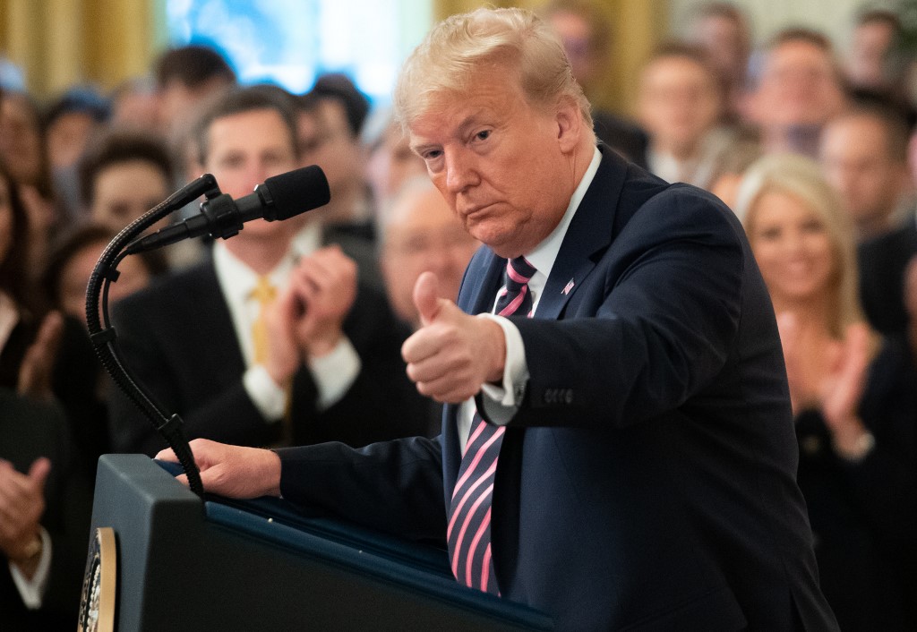 La procédure de destitution: une arme rare, sauf contre Trump