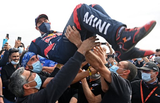 Trente ans après son premier succès, Stéphane Peterhansel remporte son 14e Dakar