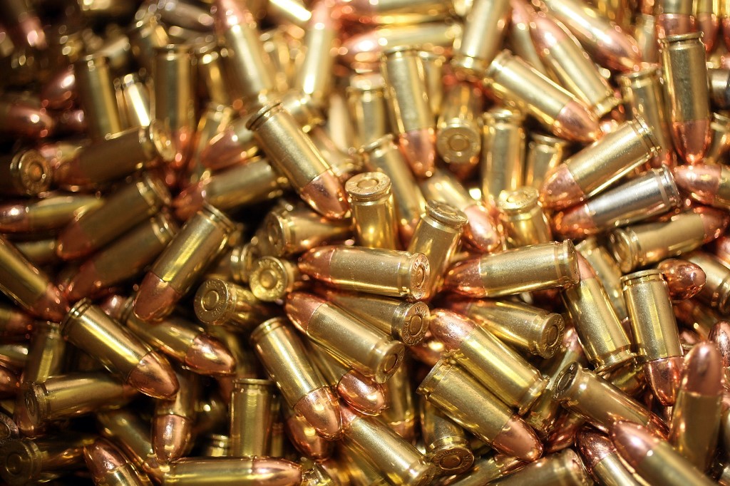 Cinq mises en examen et quatre accusations dans une affaire de trafic d'armes en France