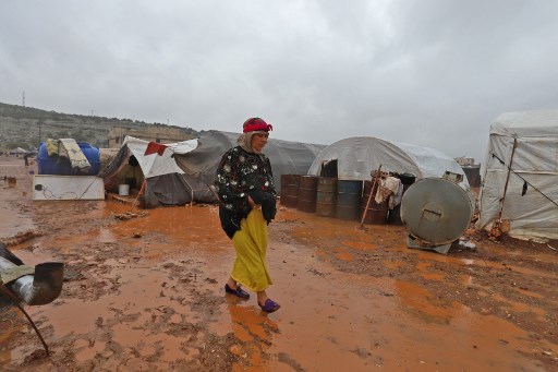 Syrie: la pluie transforme les camps de déplacés en «lacs» boueux