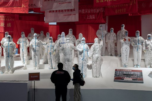 A Wuhan, propagande à plein régime un an après le Covid