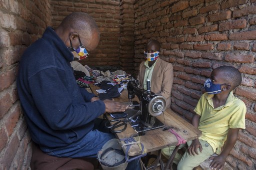 Une initiative citoyenne donne du souffle au combat contre le Covid-19 au Malawi