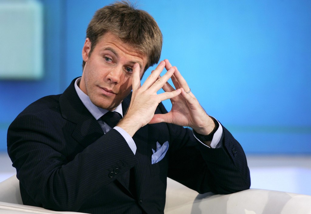 Le prince italien Emmanuel Philibert de Savoie alors qu'il participe à l'enregistrement pour la chaîne de télévision nationale italienne RAI, à Rome 05 octobre 2004. (AFP)