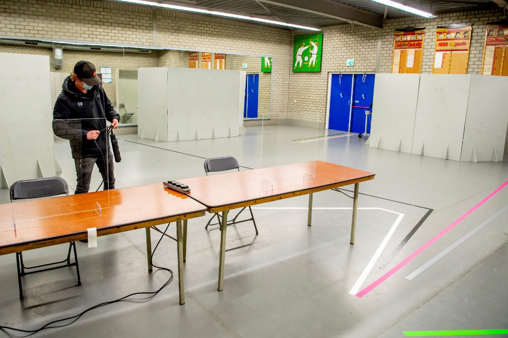 La police locale, qui a emporté le colis pour des analyses complémentaires, a indiqué avoir levé le périmètre de sécurité qui avait été déployé autour du site. (AFP)