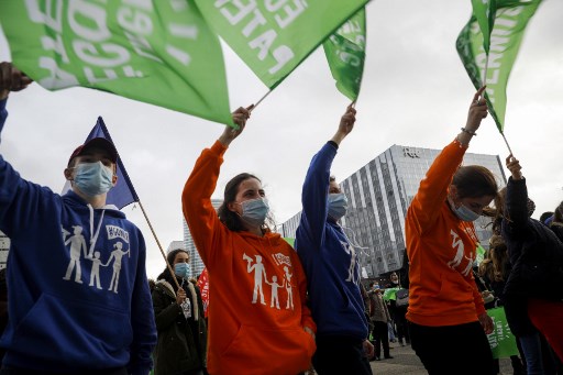 Projet de loi bioéthique: manifestations en France, des incidents à Angers et Rennes