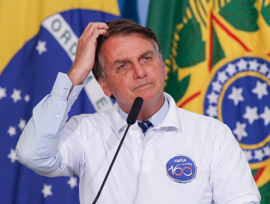 Brésil: l'avenir de Bolsonaro passe lundi par le Parlement