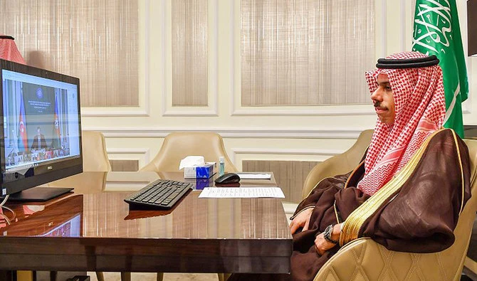 Faisal ben Farhan s’entretient avec ses homologues koweitien et omani