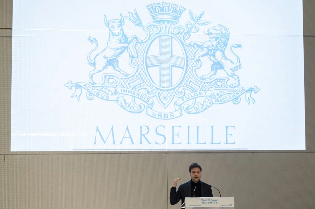 Benoit Payan, le maire nouvellement élu de Marseille, donne une conférence de presse dans la ville portuaire de Marseille, dans le sud de la France, le 7 janvier 2021. (Christophe SIMON / AFP)
