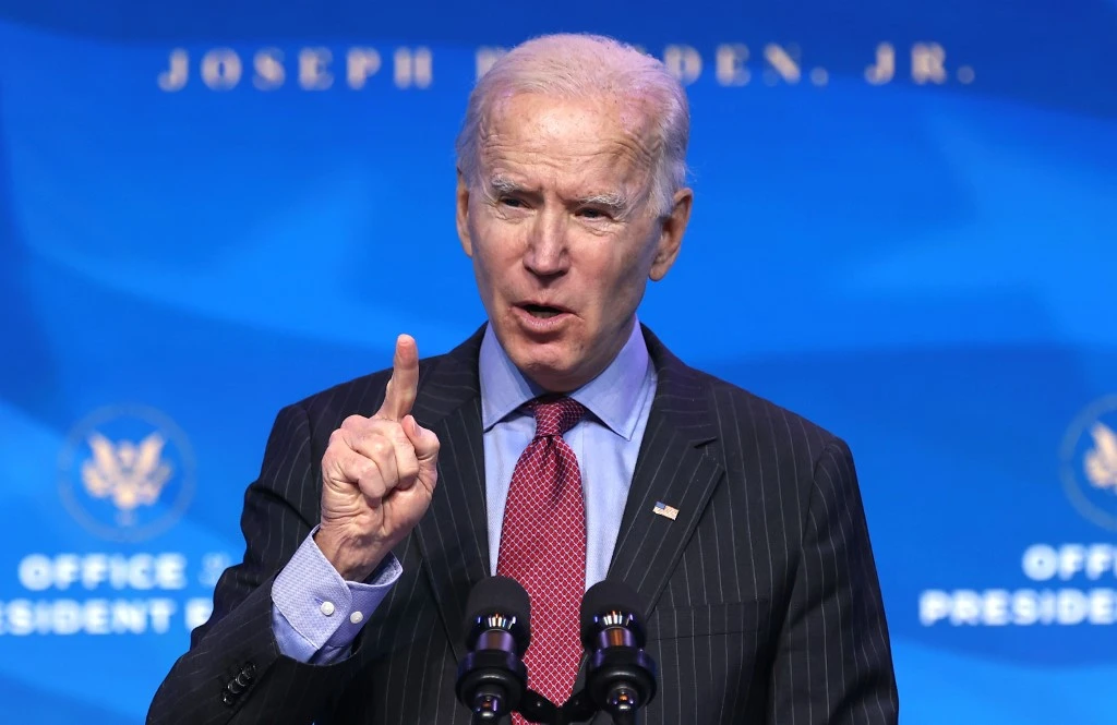 Les violences au Congrès vont hanter Biden sur la scène internationale