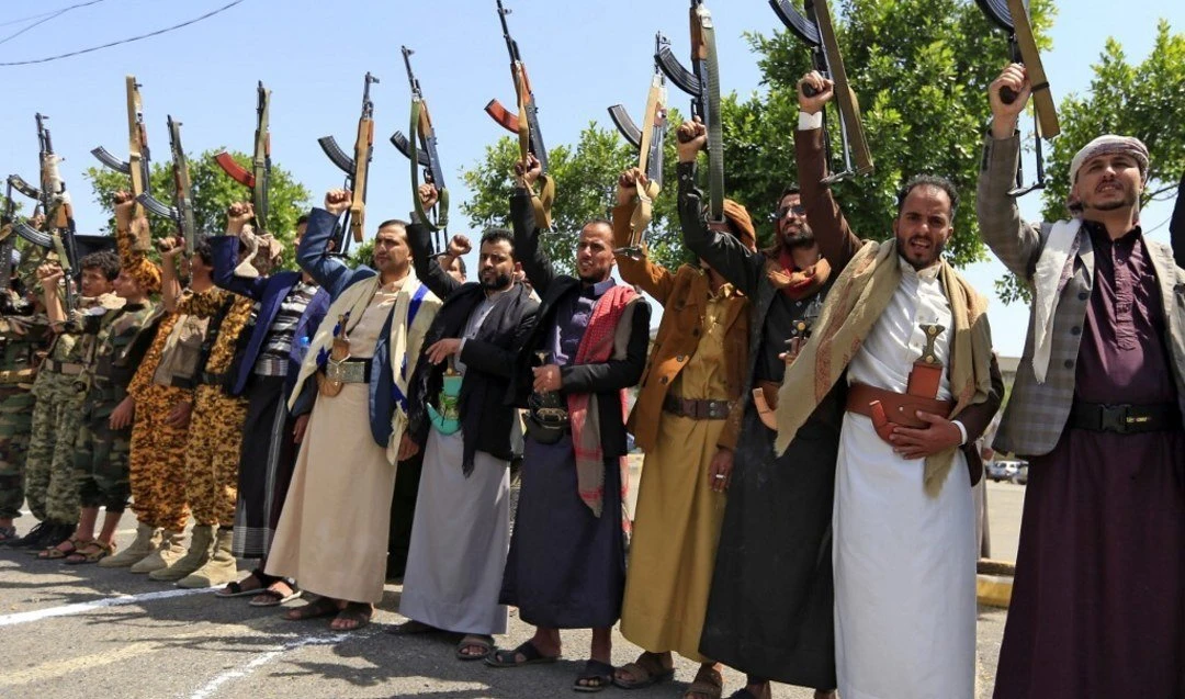Riyad se félicite de la décision américaine qui déclare les Houthis «organisation terroriste»