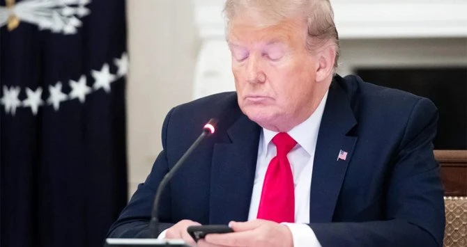 L'interdiction de Trump sur Twitter révèle-t-elle un dangereux deux poids deux mesures ?