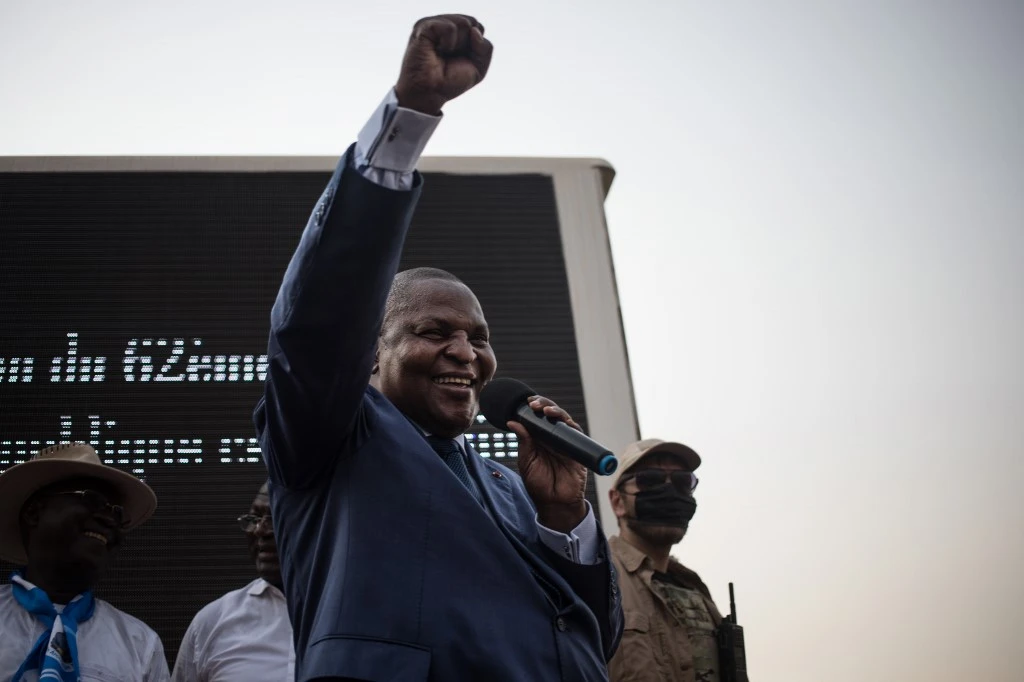 Centrafrique: le président Touadéra réélu mais seul un électeur sur trois a voté
