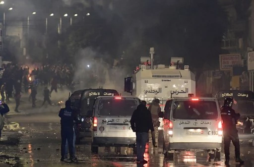 Troubles nocturnes notamment à Tunis, Sfax et Kassérine