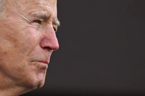 Biden tire un trait immédiat sur 17 décisions de Trump, dont le «Muslim Ban»
